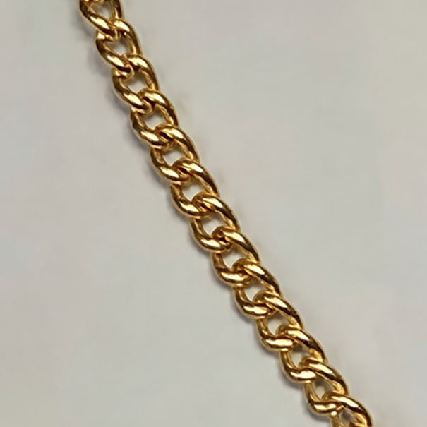 Close-up of 2.2mm gold stainless steel curb link chain